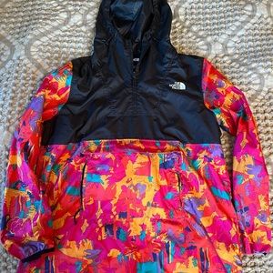 This is a medium north face windbreaker.